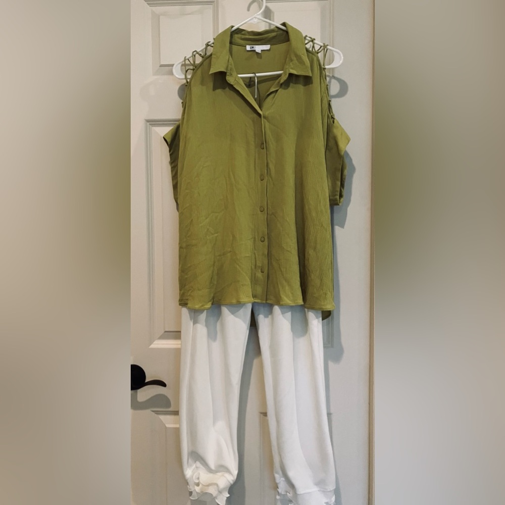 DR2 Top and Pants Ensemble Both Size L EUC